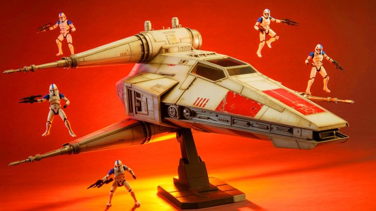 “Prepare for Battle”: Unveil Hasbro’s Jaw-Dropping Star Wars LAAT/I Ship, a 50-Inch Masterpiece From ‘The Clone Wars’ Series-See It First Here