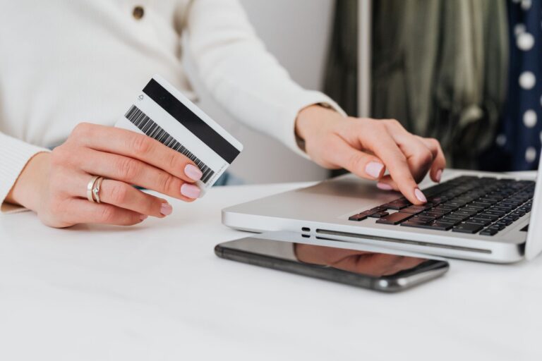 “This Sinister Scam Stole My Card”: Terrifyingly Realistic Fake Checkout Page Sends Your Card Info to Secret Servers in Plain Sight