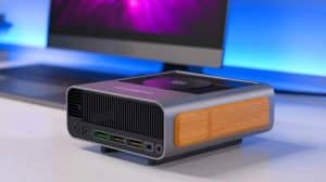 Illustration of the Humbird 3 eGPU dock with Thunderbolt 5 technology and modular design.