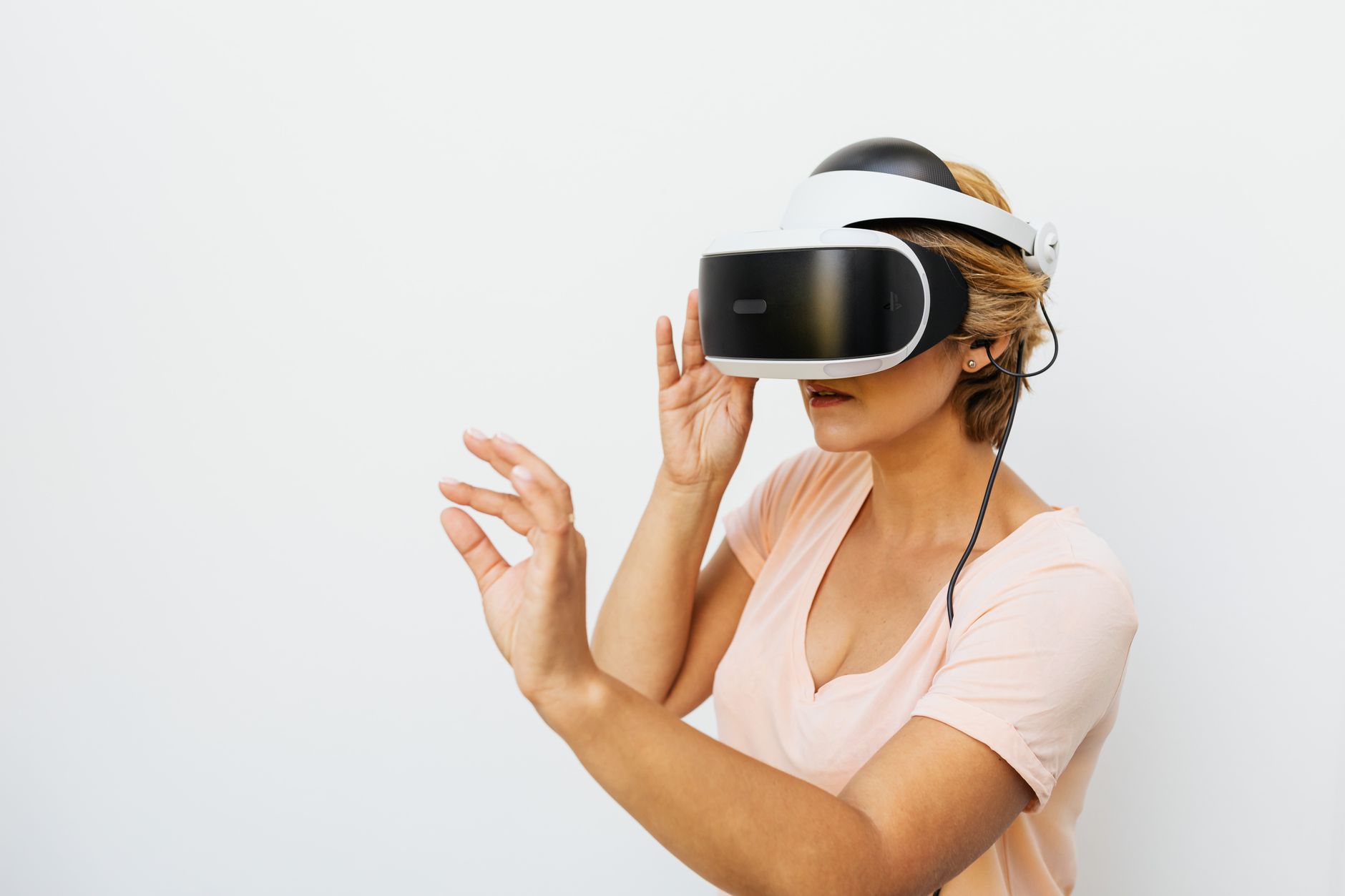 Android XR Glasses Testing Unveils Future of Immersive Experiences, While Smart Ring Innovation Spurs Lifestyle Revolution