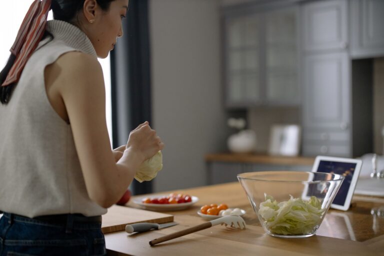Apple’s HomeView turns recipes into steps, and writers lose their ads
